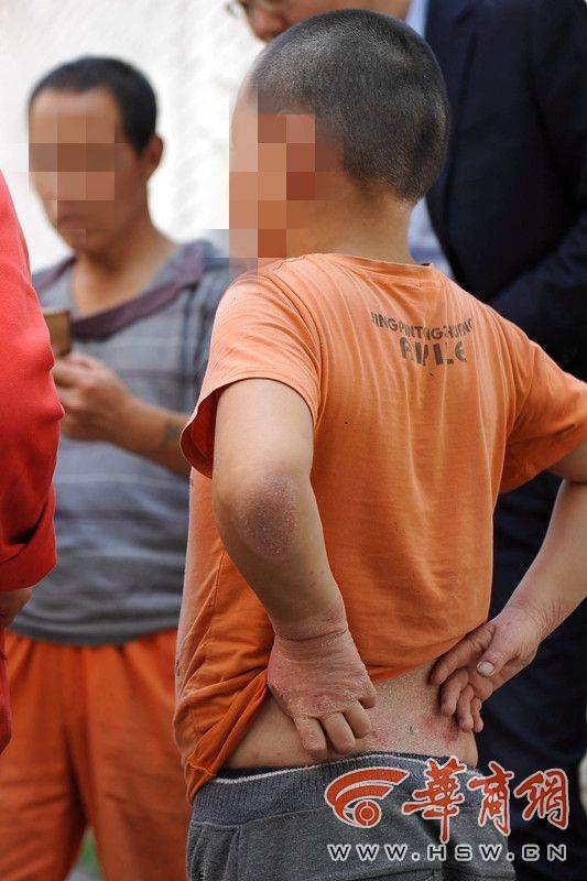 男孩打手游花万元 父亲:我不吃不喝几个月才能攒够