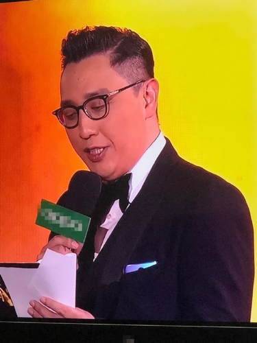 华少肿么了？ 经纪人：胖了十多斤，我们没放弃