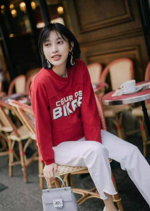 李雨桐发文称薛之谦与李小璐等女星关系暧昧