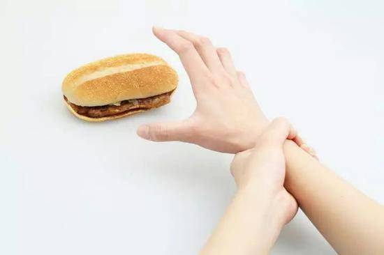 17岁姑娘节食减肥 一个月内反而重了30斤