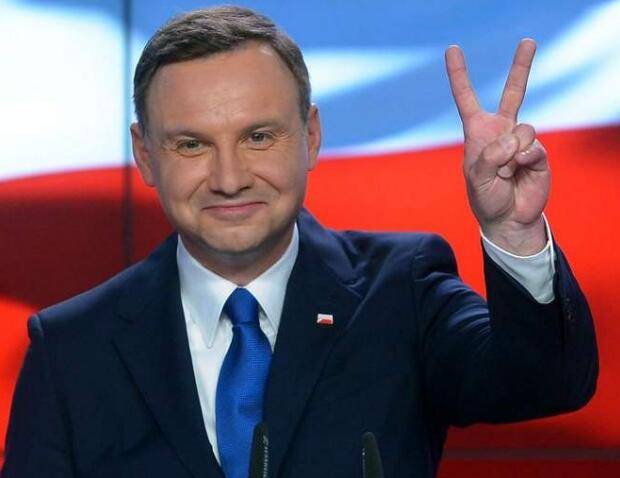 波兰一市长遇刺身亡 总统又收死亡威胁
