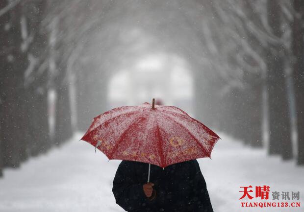 雪对于南方人多么的稀奇？海南女孩见雪兴奋成面瘫了