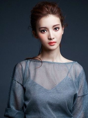 金晨身高体重多少，金晨身高对比图，金晨真实|实际身高体重
