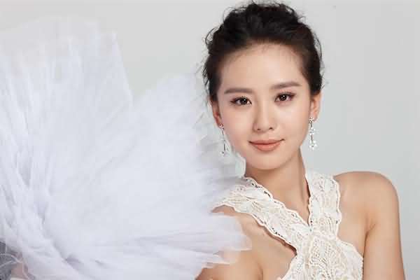 刘诗诗身高体重多少，刘诗诗身高对比图，刘诗诗真实|实际身高体重