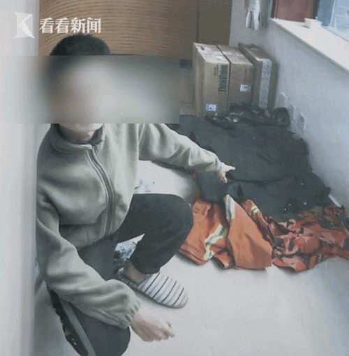 23岁小伙穿制式军装拍不雅照传上网