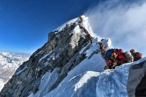珠峰攀登46万起步 登山者走在珠峰的每一步都是钱