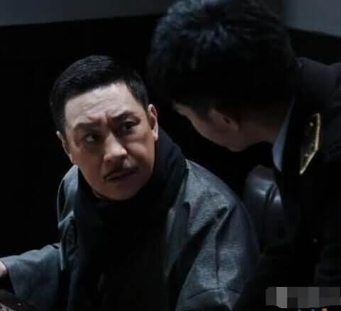 请赐我一双翅膀关泊君是好人还是坏人