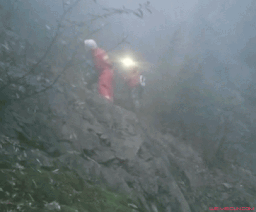 消防接警上山救人