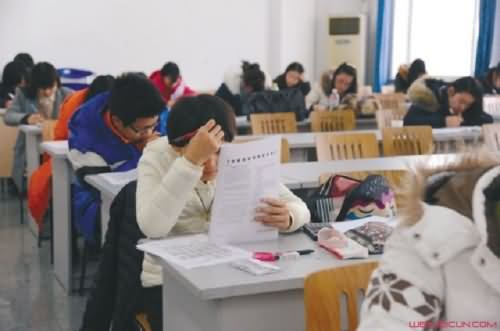 儿子宿舍现安全套