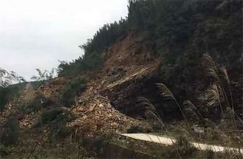 重庆梁平山体塌方