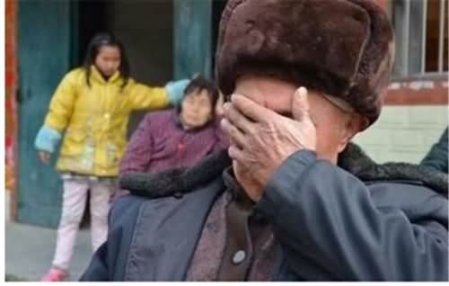 万人送别名誉村长 万人送别名誉村长