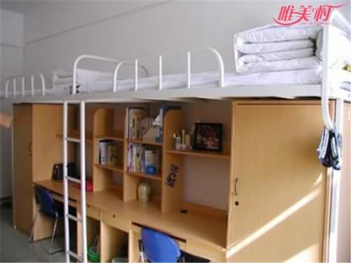 学校强收新生被褥费