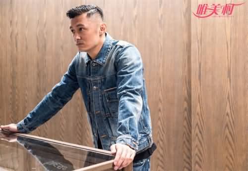 余文乐晒妻子美照