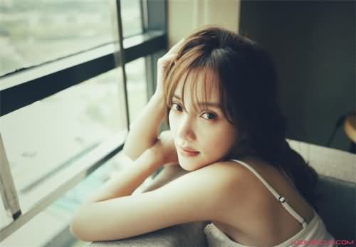 李小璐隆胸前后对比照 李小璐隆胸前后对比照