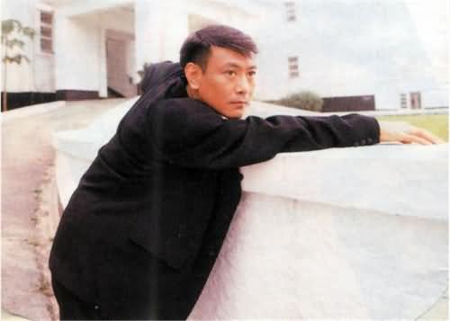罗文