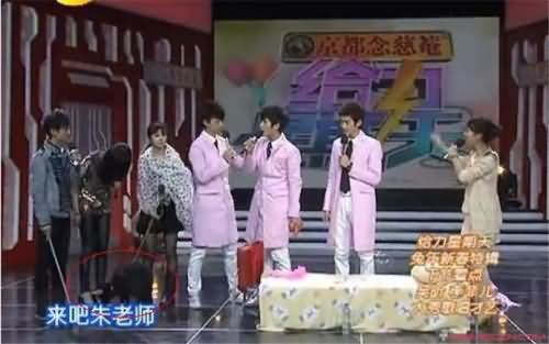 杨幂为什么叫杨臭脚 杨幂为什么叫杨臭脚