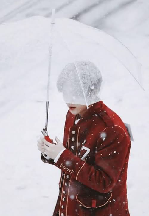 鹿晗雪地撑伞 鹿晗雪地撑伞