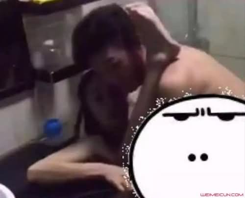 马桶门男女主角