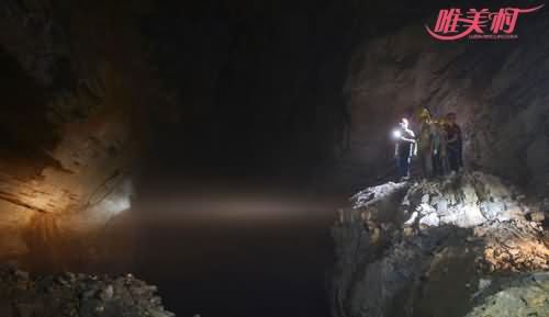 隧道内现大型溶洞 隧道内现大型溶洞