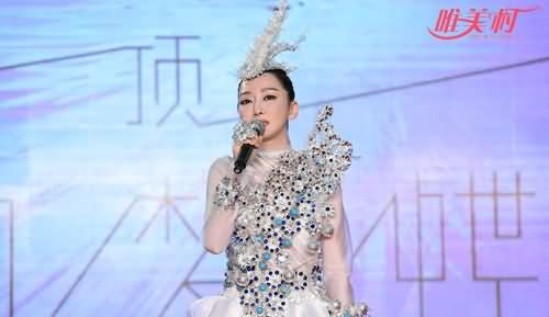 萨顶顶年龄