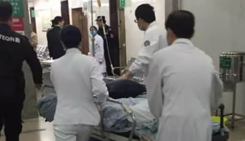 男子离婚砍亲生子