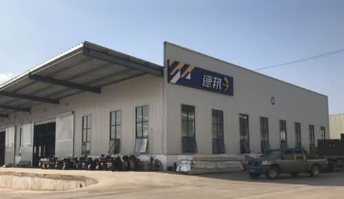 快递员骂民警被拘