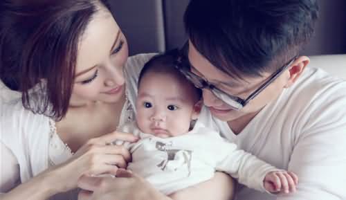李嘉欣夫妇游日本