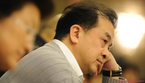 58岁黄宏近照显憔悴