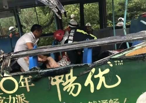 江西货车公交相撞 江西货车公交相撞