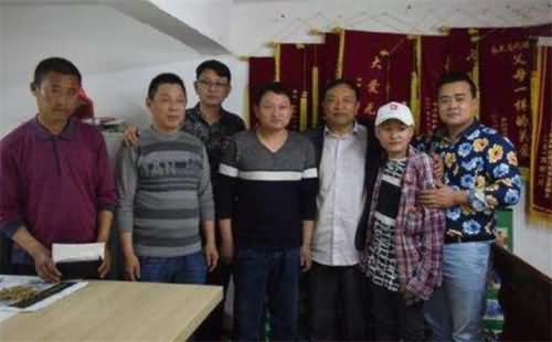 流浪汉终与亲人相见 流浪汉终与亲人相见