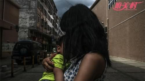 未婚妈妈抱娃作案