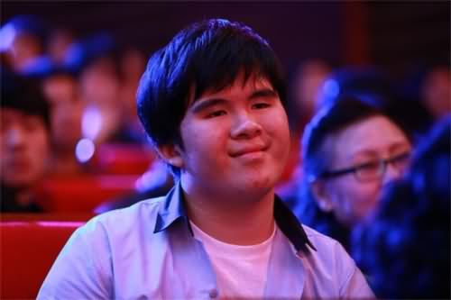 音乐人秦勇的儿子秦梓峰照片