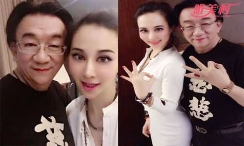 侯耀华与女徒弟亲密合影 侯耀华与女徒弟亲密合影