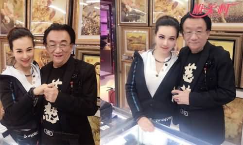 侯耀华与女徒弟亲密合影曝光 侯耀华与女徒弟亲密合影曝光
