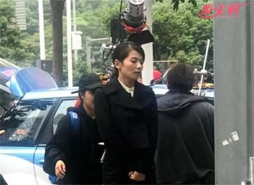 刘涛街头拍新戏被偶遇略显憔悴 刘涛街头拍新戏被偶遇略显憔悴