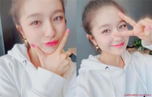李兰迪自拍美照