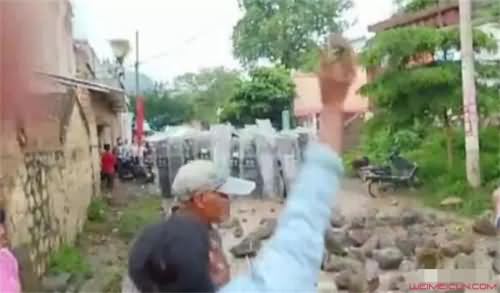 执法遭两百人追打