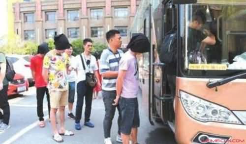 抓获的嫌疑人