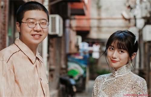 李诞与女友晒照 李诞与女友晒照