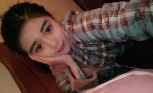 李耐阅王骁接吻照片