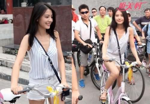 高圆圆街头骑单车被围观 高圆圆街头骑单车被围观