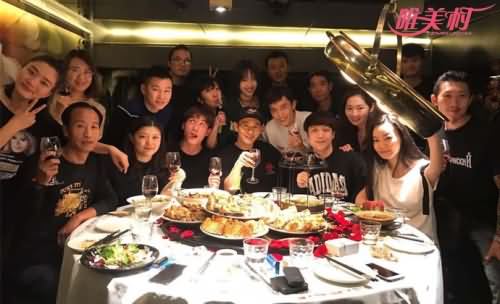 曝黄晓明公司内部 曝黄晓明公司内部