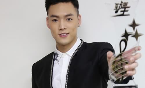 董又霖和成龙关系曝光 富二代jeffrey来头不小惊人家境揭秘