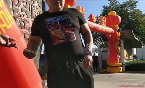婚礼车队遭强索