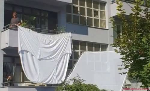 吴京晒特大裤衩