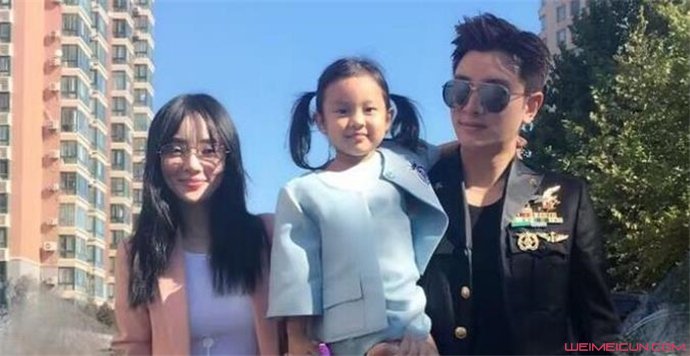 李小璐离婚了吗 李小璐离婚了吗
