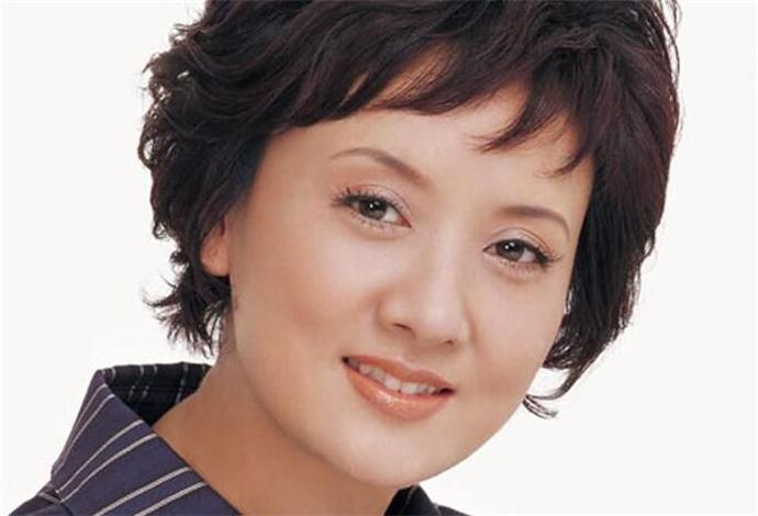 邓婕短发发型 邓婕短发发型