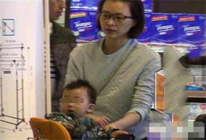 董卿的孩子照片