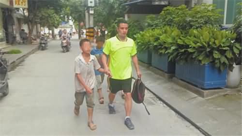 一对11岁双胞胎失联