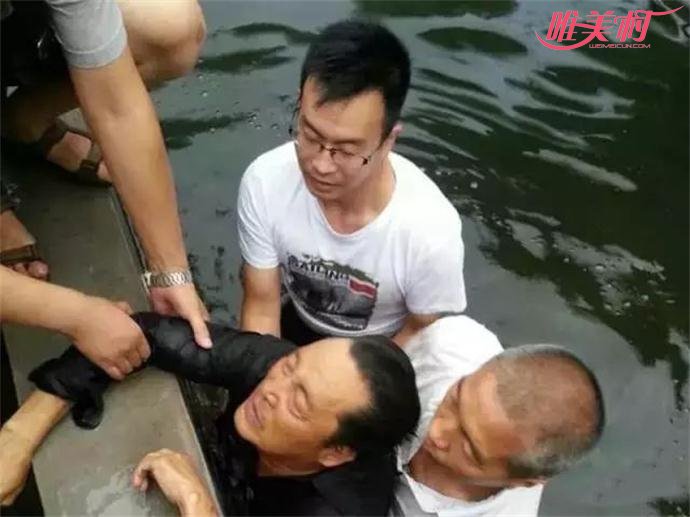 六旬老人救落水者